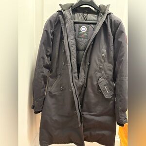 Canada Goose Women's Black Puffer Coat